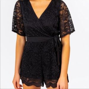 NWT Francesca’s Laina Lace Kimono Romper